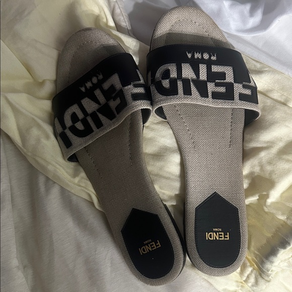 Fendi Black and Cream Logo Slides